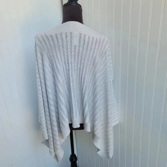 Lululemon Forward Flow Poncho  Heathered Core Ultra Light Grey  OS - Picture 14 of 15